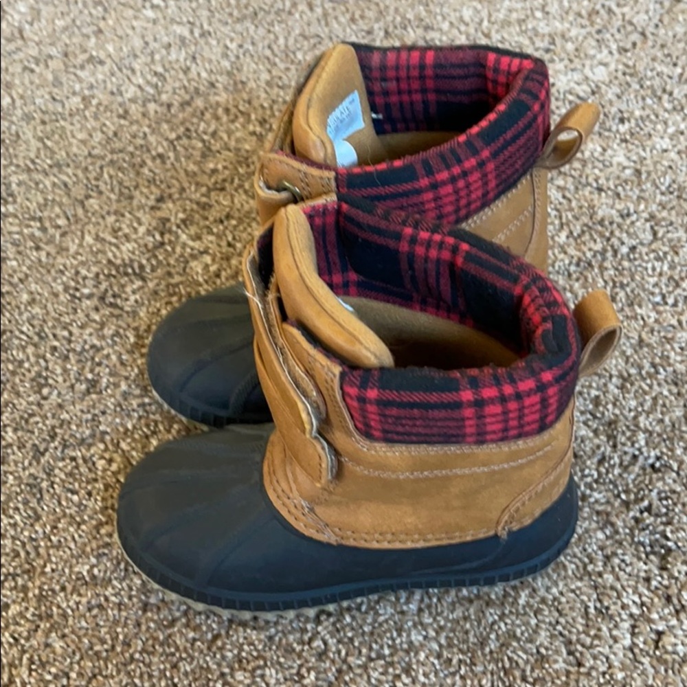 Snow boots 9/10
